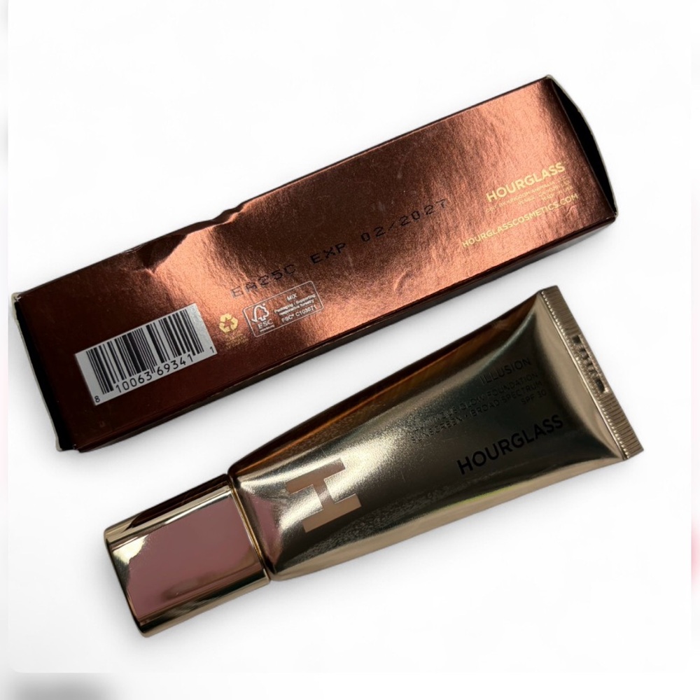 🆕 $65 Hourglass Illusion Luminous Glow Foundation SPF30 in shade 6